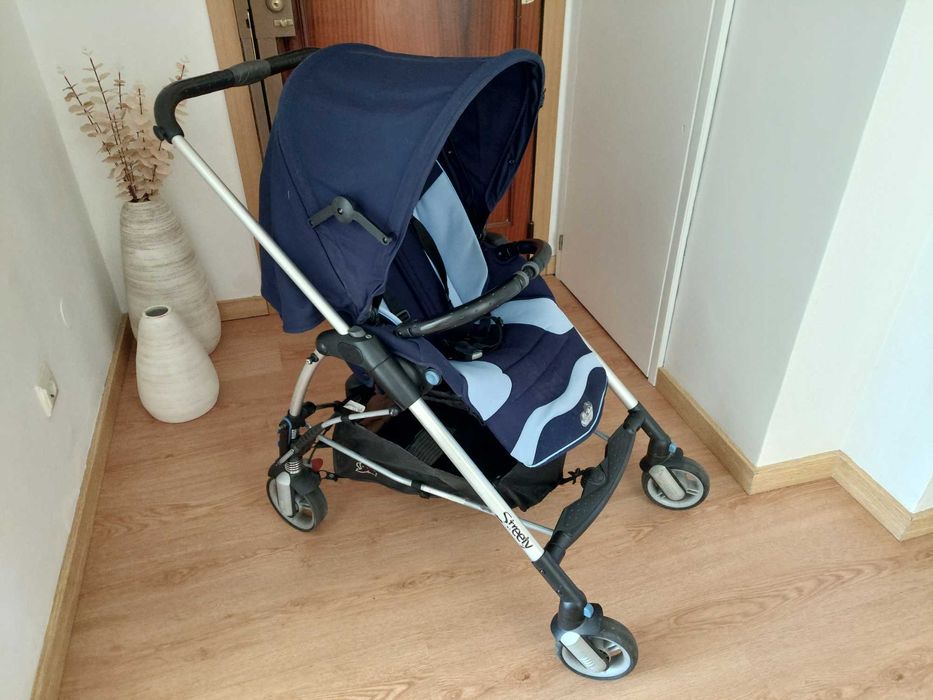 Conjunto Passeio Bébé Confort Streety (Carro, Ovo, Alcofa, Cadeira)