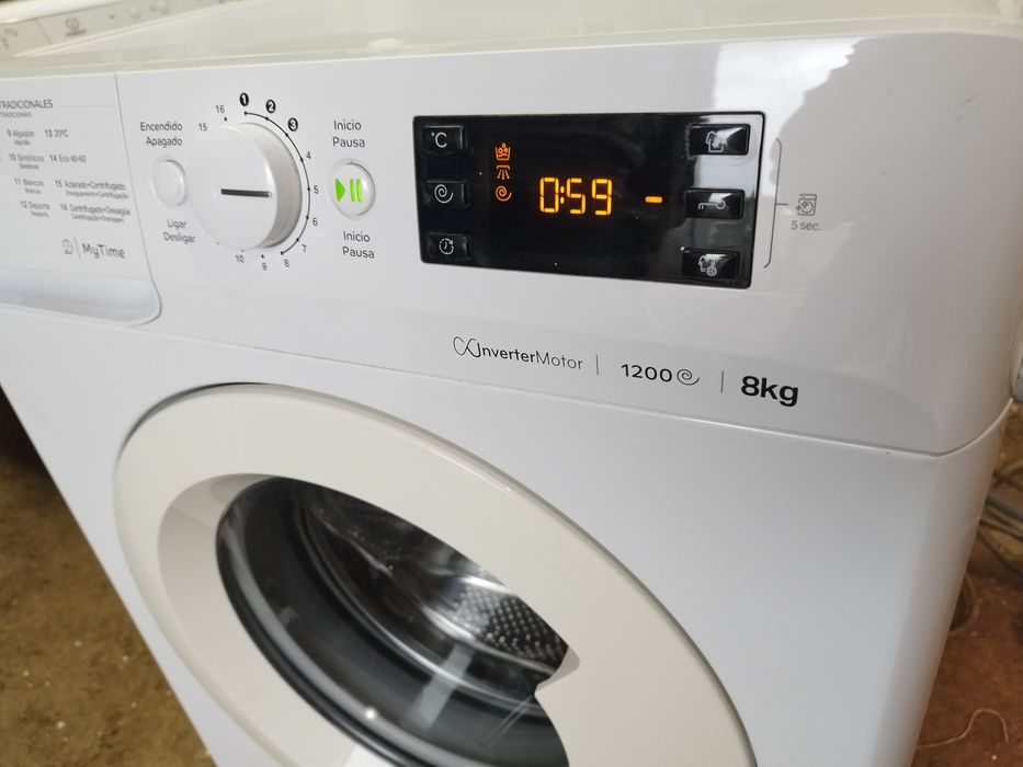 Máquina de lavar roupa