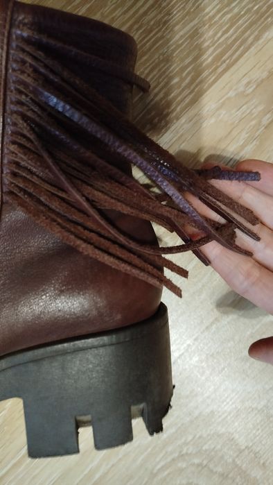 Продам Демі ботінки 37