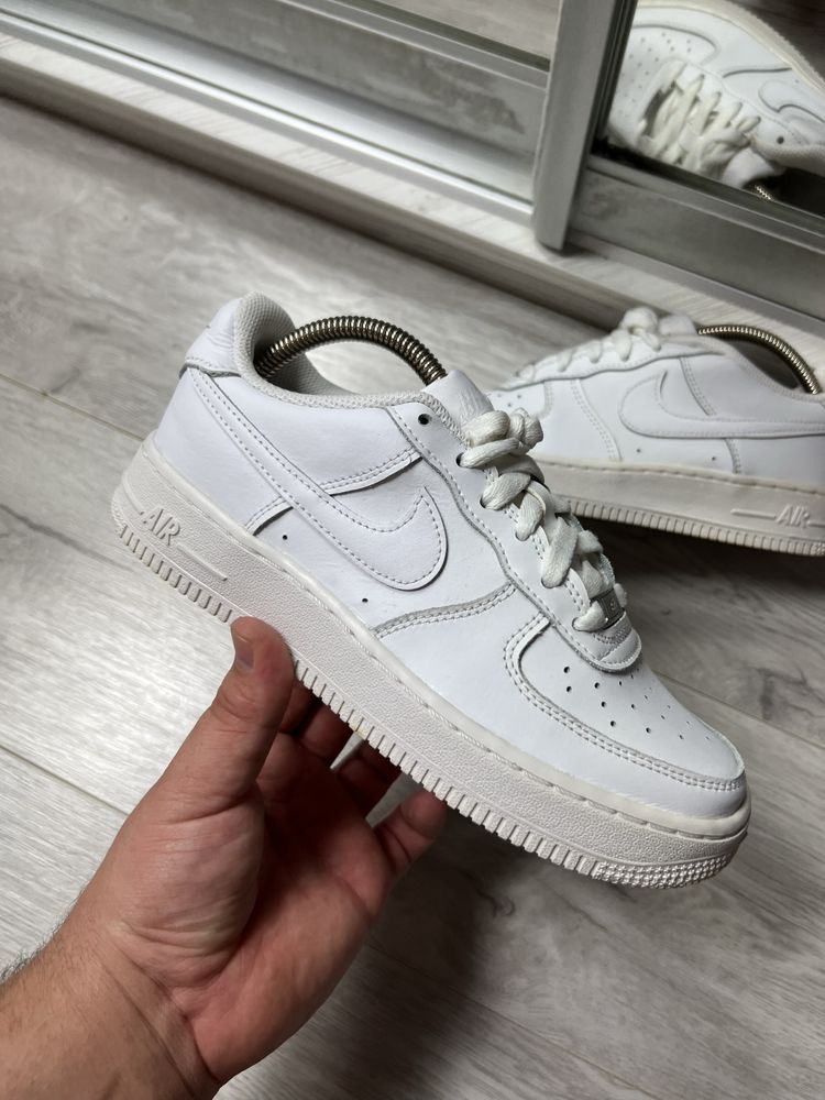 (Розмір 37,5) Кросівки Nike Air Force 1 шкіряні