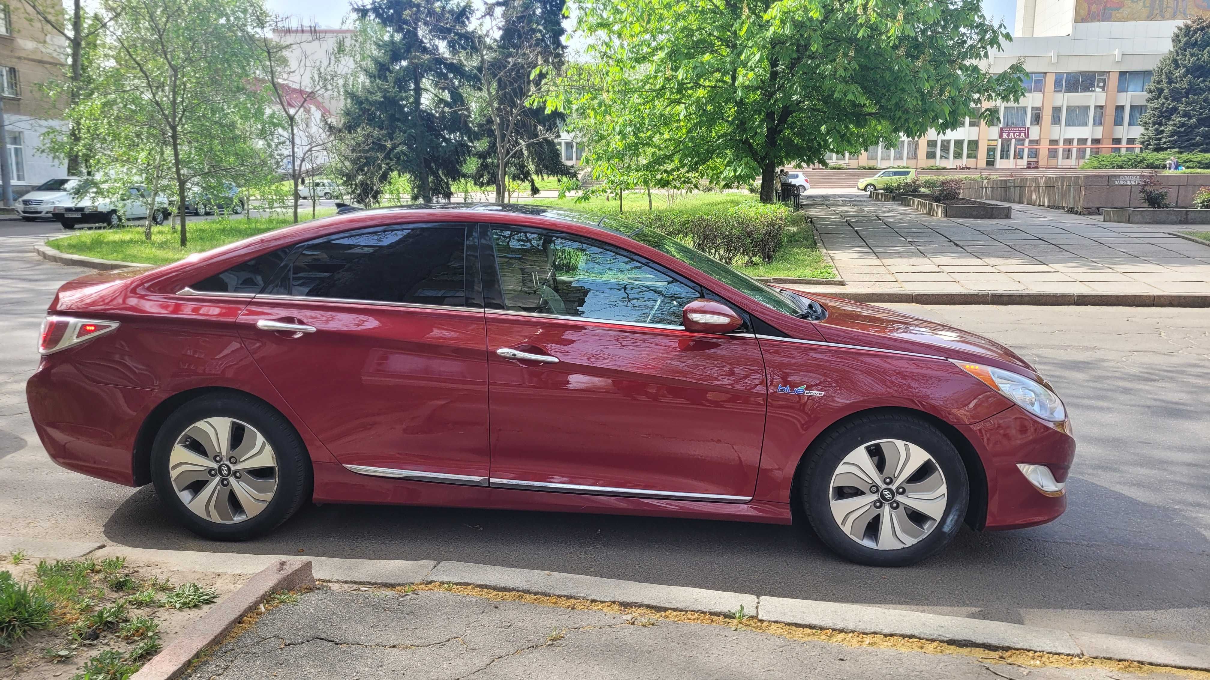 Hyundai Sonata hybrid