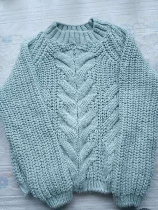 Тепленька,в'язана  кофтинка.