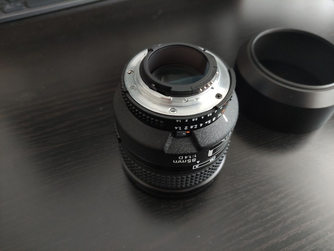 Objectiva Nikon 85mm f/1.4 D AF Nikkor