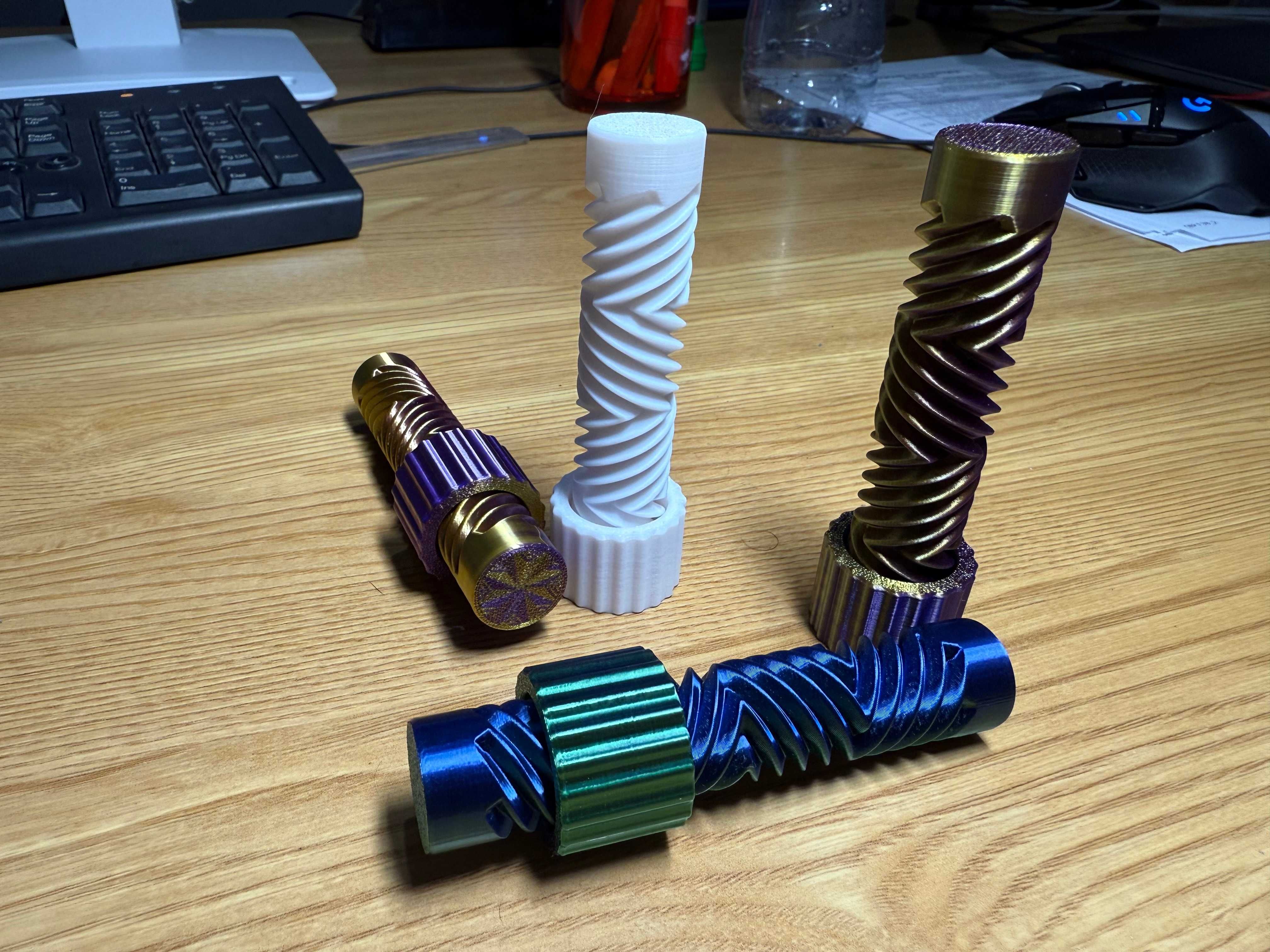 Fidget Helicoidal