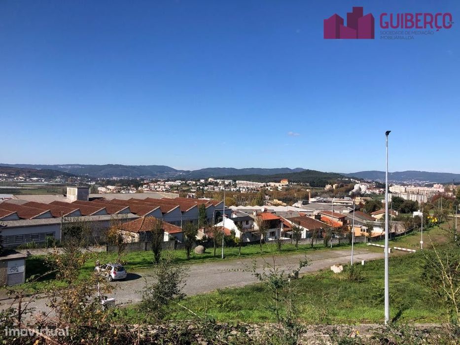 Lote Terreno Guimarães centro para construção de moradia.