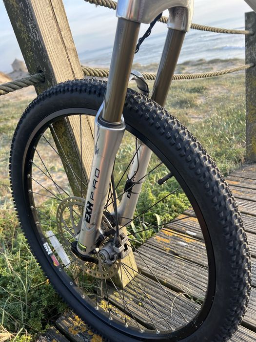 Bicicleta suspensão completa HARO X2 Extreme