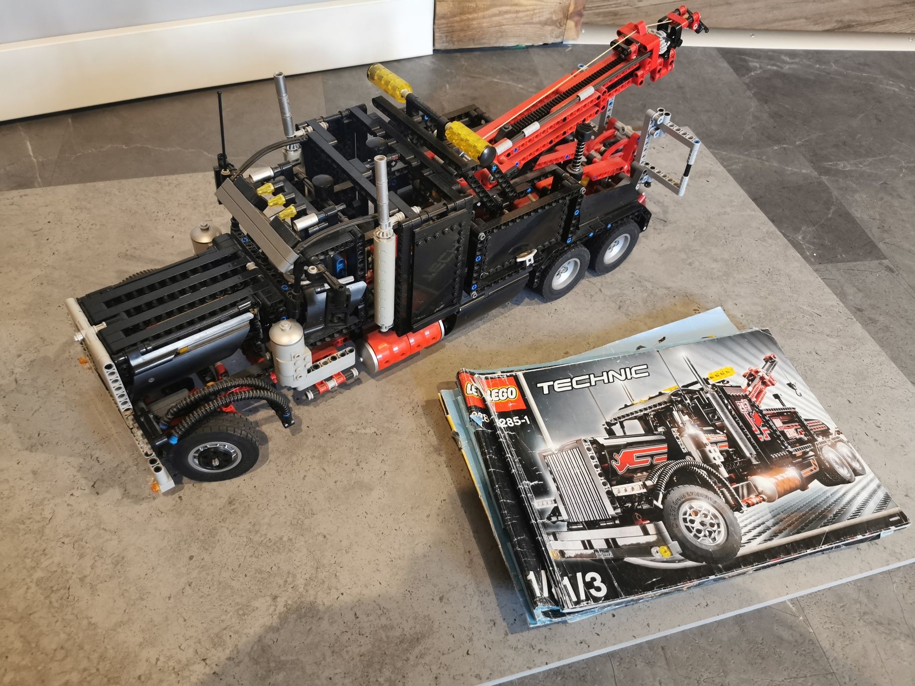 LEGO holownik 8285