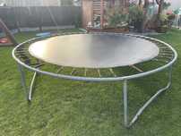 Stalaż do trampoliny