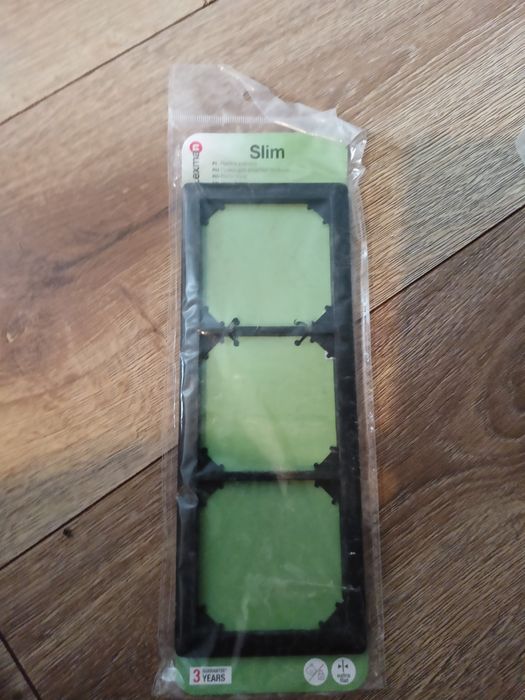 Ramka potrójna SLIM czarny mat Lexman