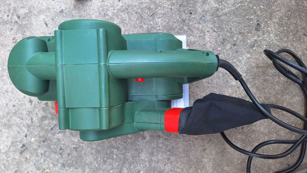 Ленточная шлифовальная машинка DWT BS-650  Б/у