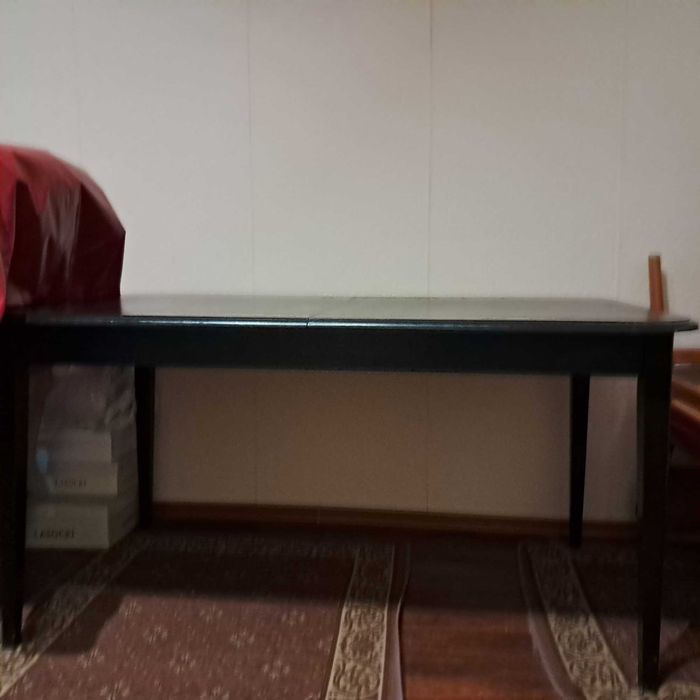 Sprzedam stół drewniany w dobrym stanie