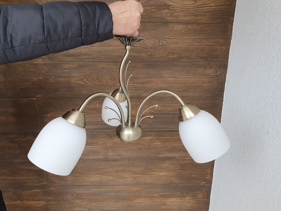 Lampa sufitowa 3 klosze biale (2 szt. Cena za 1 szt.)