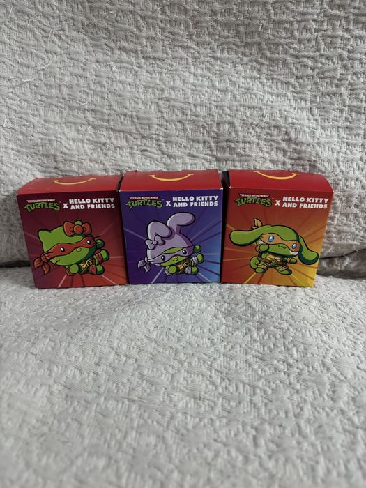 3 McDonald's Toys: Turtles x Hello Kitty64284680913665122