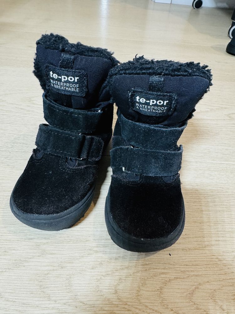 Buty dziecięce mrugała 24