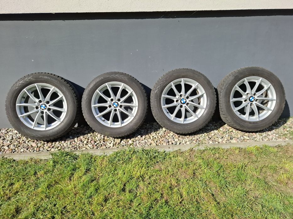 Sprzedam alufelgi 17 rozstaw śrub 5x 120 z oponami zimowymi.