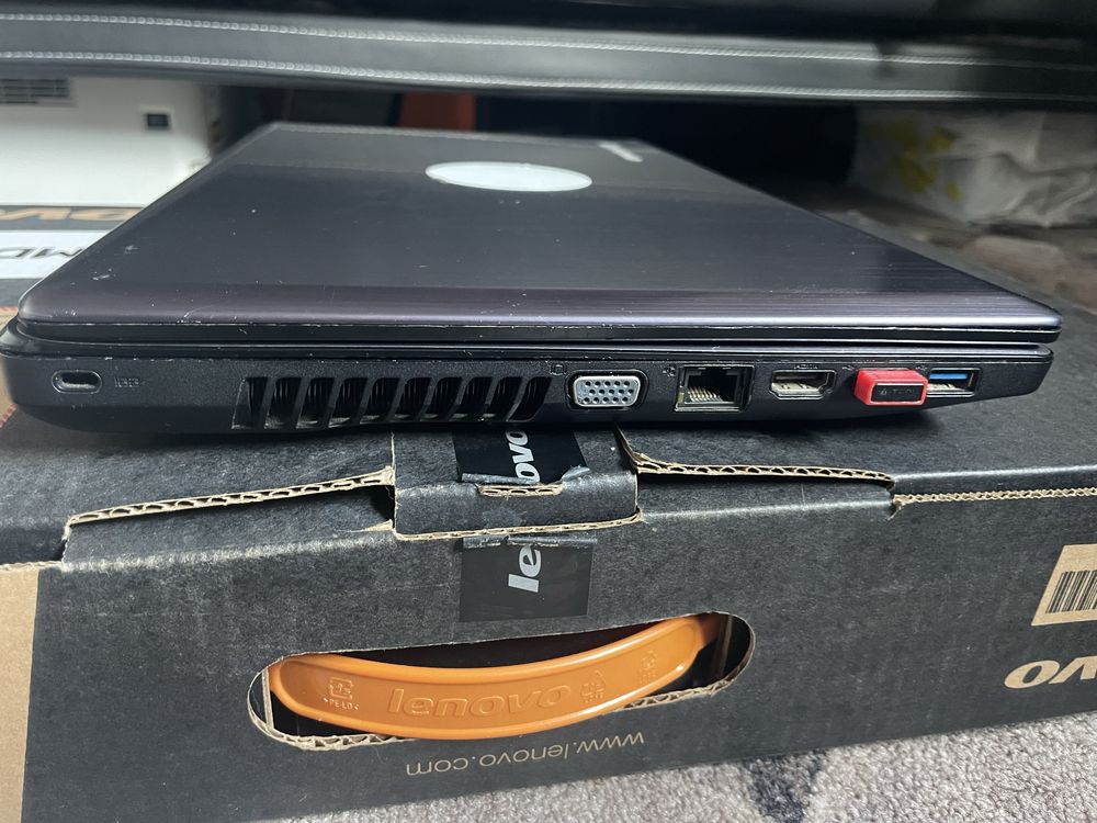 Lenovo z 585 amd a 8 4500m