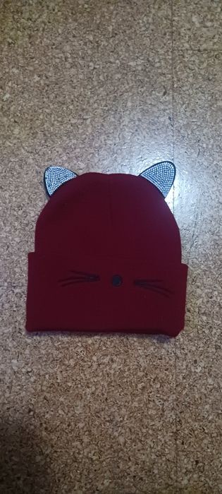 Vendo gorro com orelhas de gato