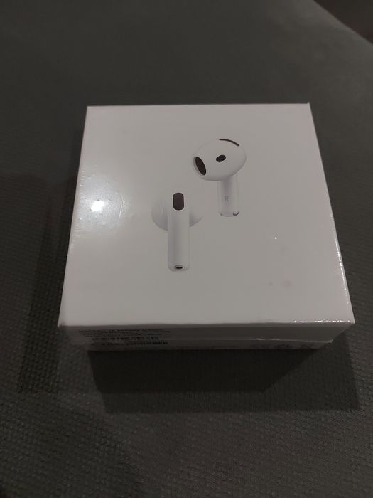 AirPods 4 with actvi noise cancellation