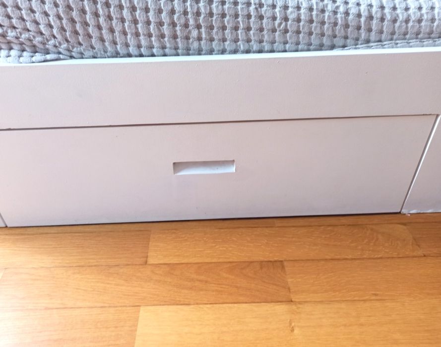 Cama de criança estilo Montessori