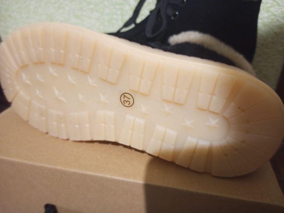 Ботинки новые натуральная замша и мех