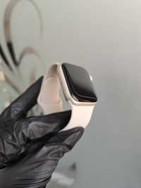 Продам часы  Apple Watch SE 2 40mm Starlight.