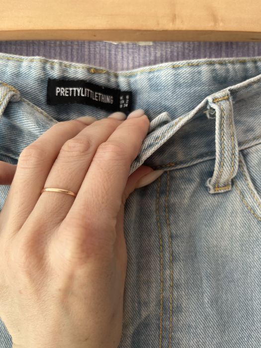Джинси Pretty little Thing