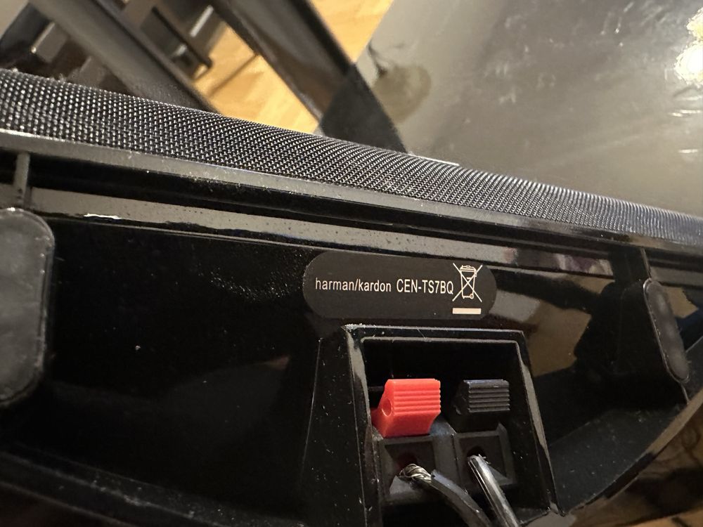 Harman Kardon 5 głośników + SUB-TS7/230 + 4 podstawy
