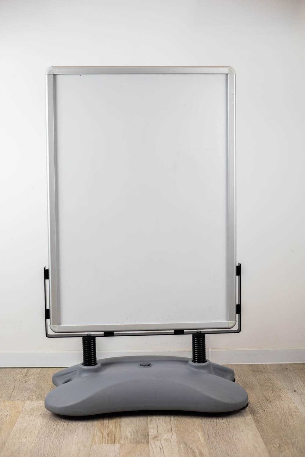 Potykacz reklamowy z podstawą na wodę outdoor wodoodporny, B1