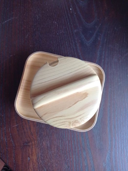 Travessa, taça, molheira e prato com divisórias