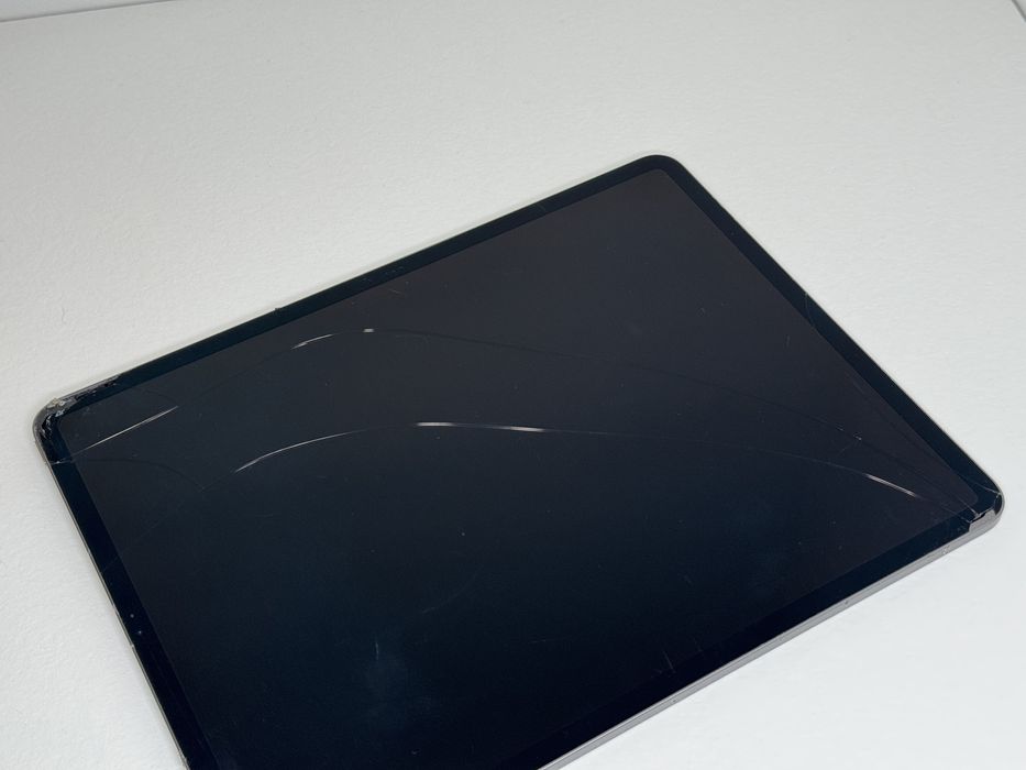 iPad Pro 12.9 3. gen. (A1876) - uszkodzony - faktura VAT 23%