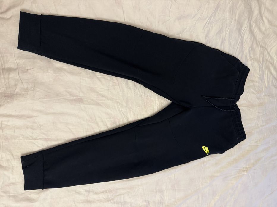 Продам потужні,теплі штани Nike Tech Fleece.Стан чудовий.