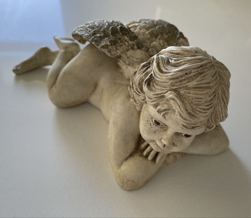 Anjo decorativo vintage – escultura com mais de 20 anos