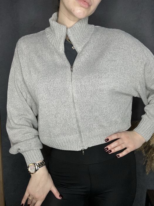 Трендова, тепленька кофтинка