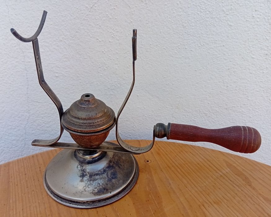 Aquecedor de aguardente antigo