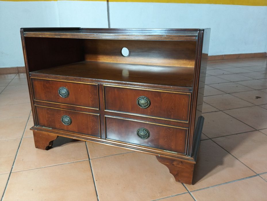 Móvel clássico como novo