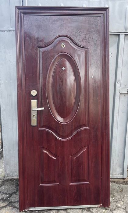 Продам Входные двери б/у