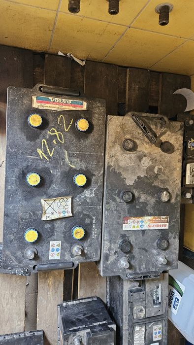 2x Uzywany Akumulator 12V 225Ah 220Ah TIR Traktor Kombajn