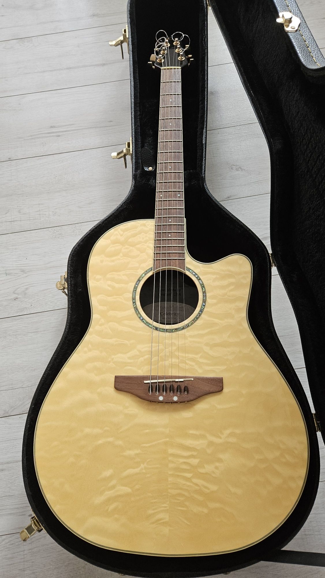 Gitara Ovation elektro-akustyczna