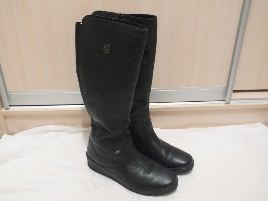 Зимові жіночі чоботи