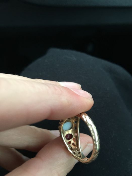 Złoty pierscionek antyk opal granaty