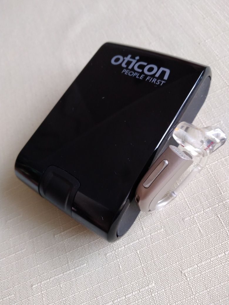 Aparat słuchowy firmy OTICON+ 21szt baterii