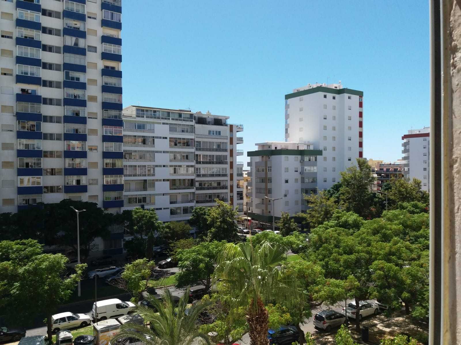 apartamento t1 em quarteira ao ano