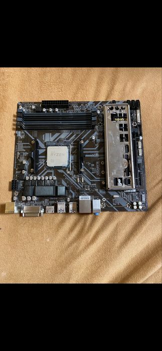 Материнська плата+процесор ryzen 5 3600x та gigabyte b450 ds3h
