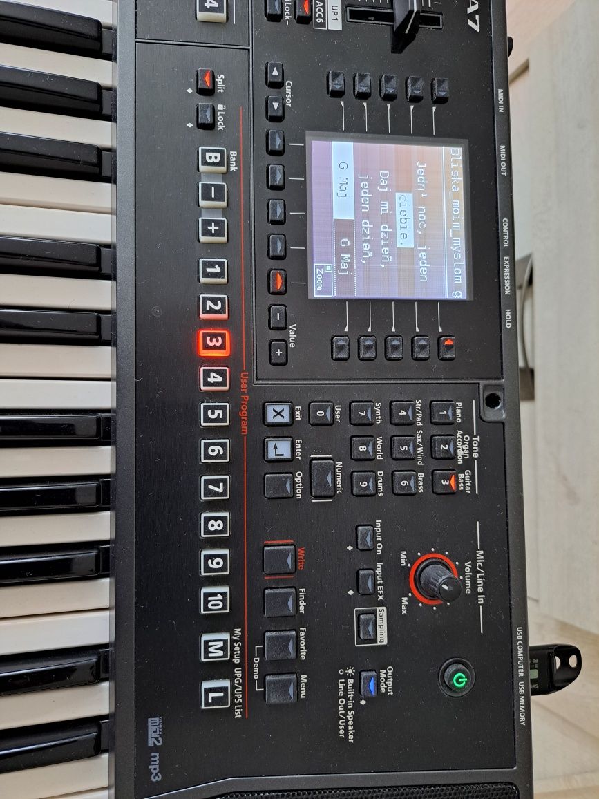 Keyboard Aranżer Roland EA7 w bdb stanie.