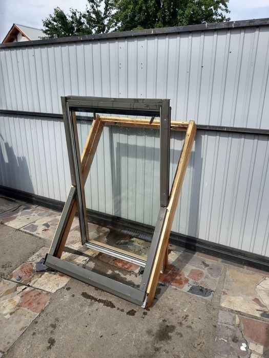 Okna dachowe VELUX 94x140 dowóz 2 sztuki