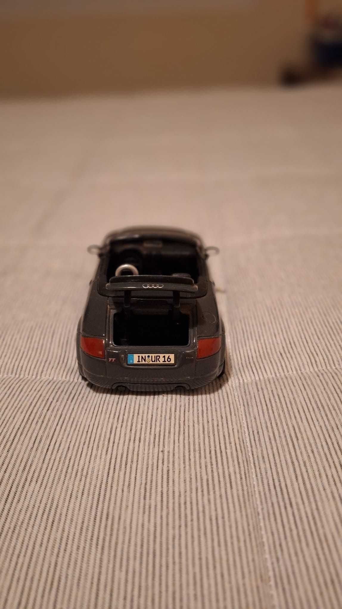 Audi TT Roadster Maisto Escala 1/24