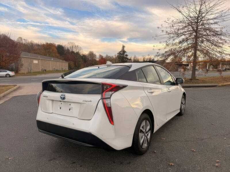 2017 Toyota Prius Four Touring
