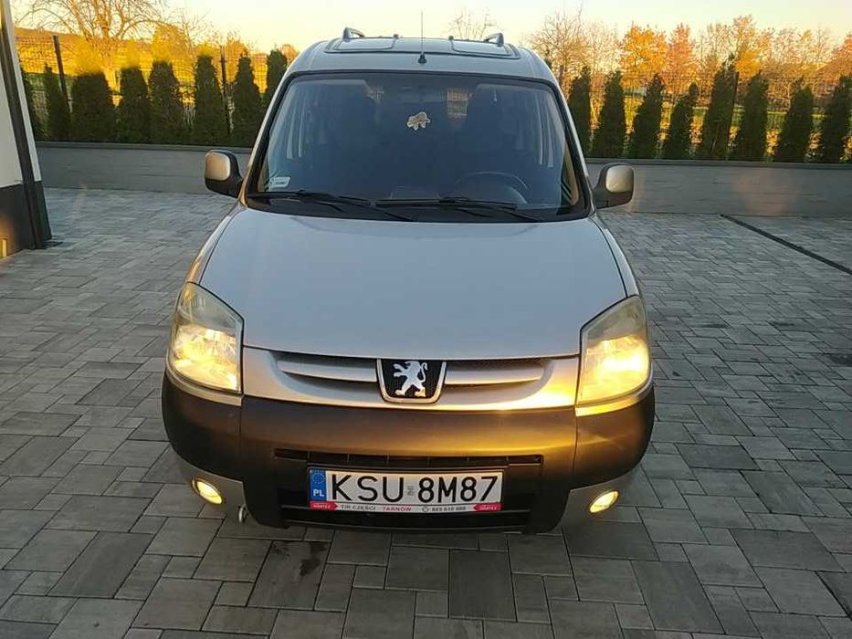 1,6 hdi. KLIMA. 4 drzwi. TEMPOMAT. 90 koni. PANORAMICZNY DACH