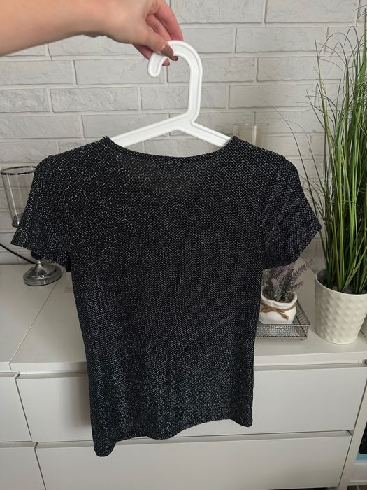 bluzka z kokardą kokardką Mohito S z błyszczącą nitką koszulka t-shirt