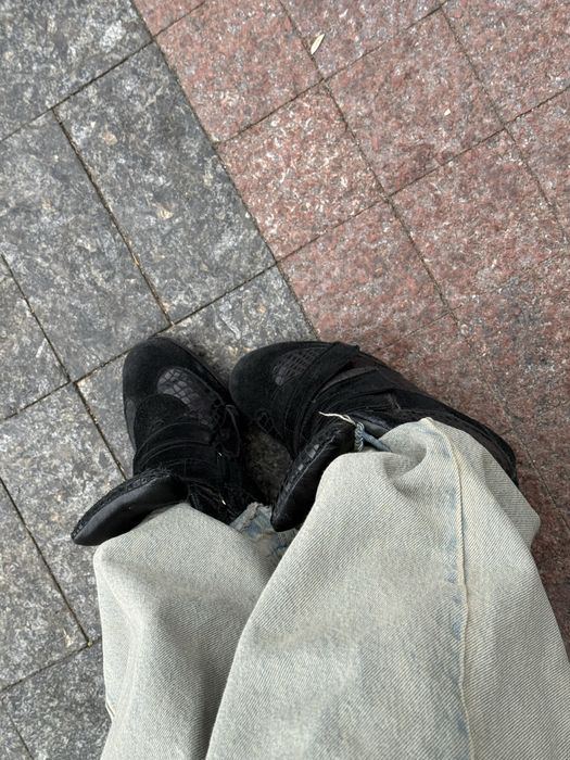 Замшеві снікерси